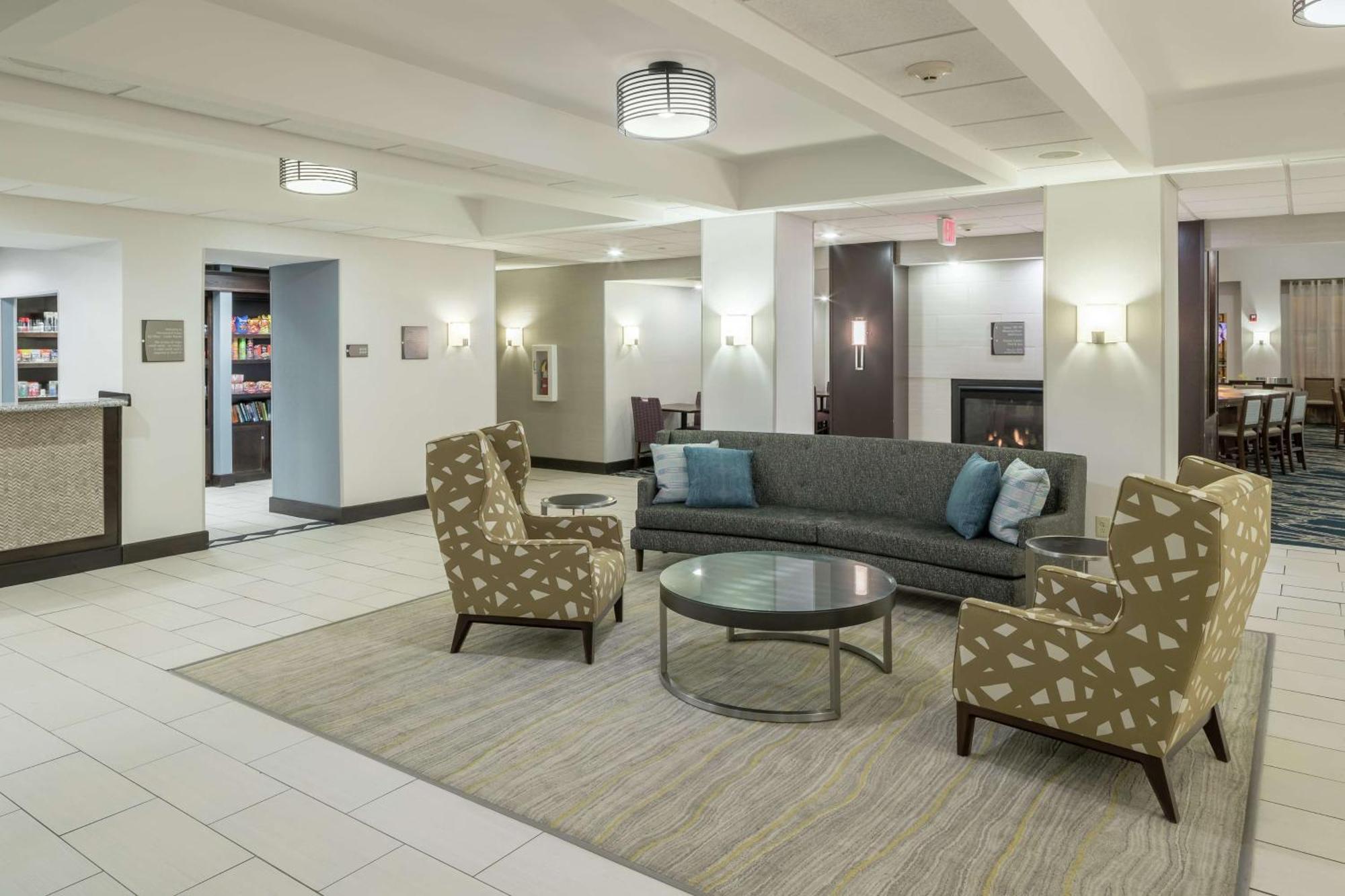 Homewood Suites By Hilton Cedar Rapids-North Bagian luar foto