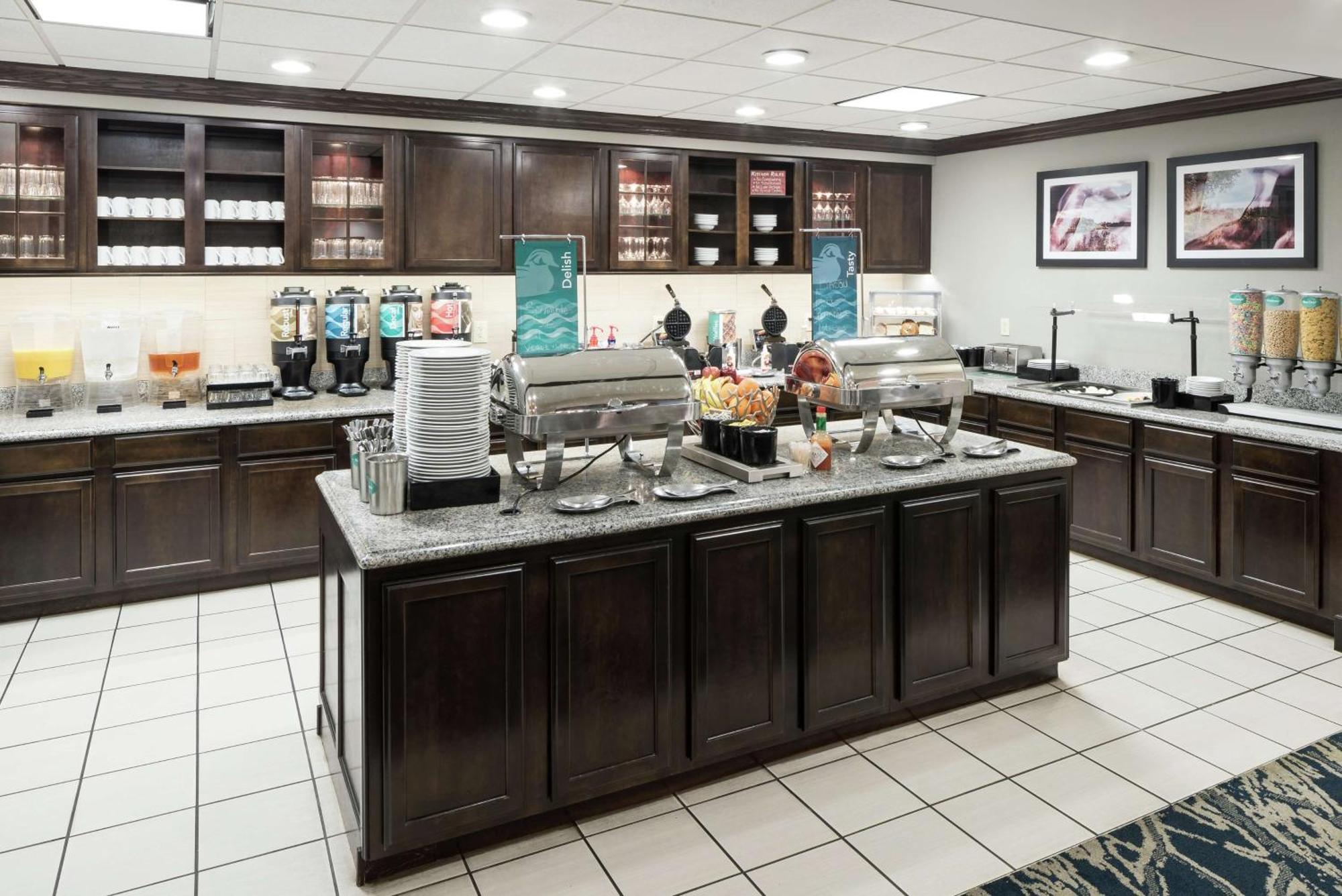 Homewood Suites By Hilton Cedar Rapids-North Bagian luar foto