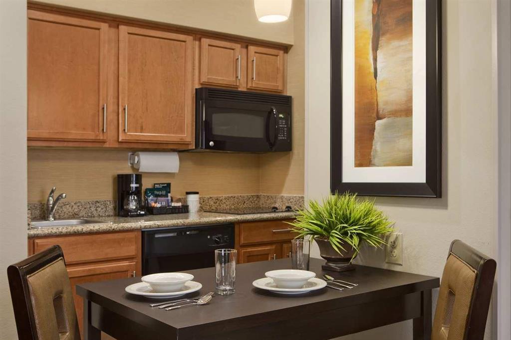 Homewood Suites By Hilton Cedar Rapids-North Ruang foto